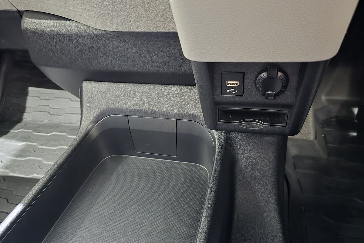 2023 Toyota Hiace Commuter GDH322R