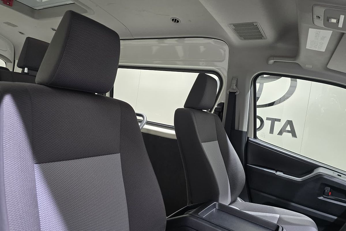 2023 Toyota Hiace Commuter GDH322R