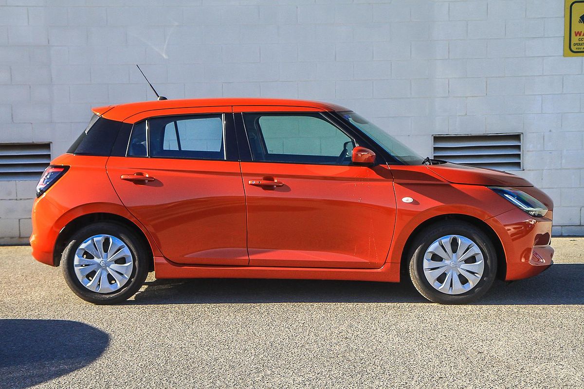 2024 Suzuki Swift Hybrid UZ