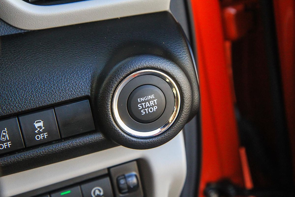 2024 Suzuki Swift Hybrid UZ