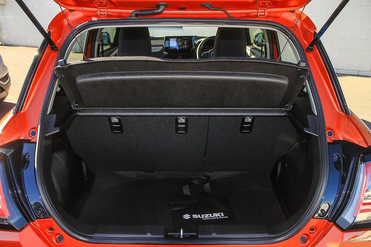 2024 Suzuki Swift Hybrid UZ