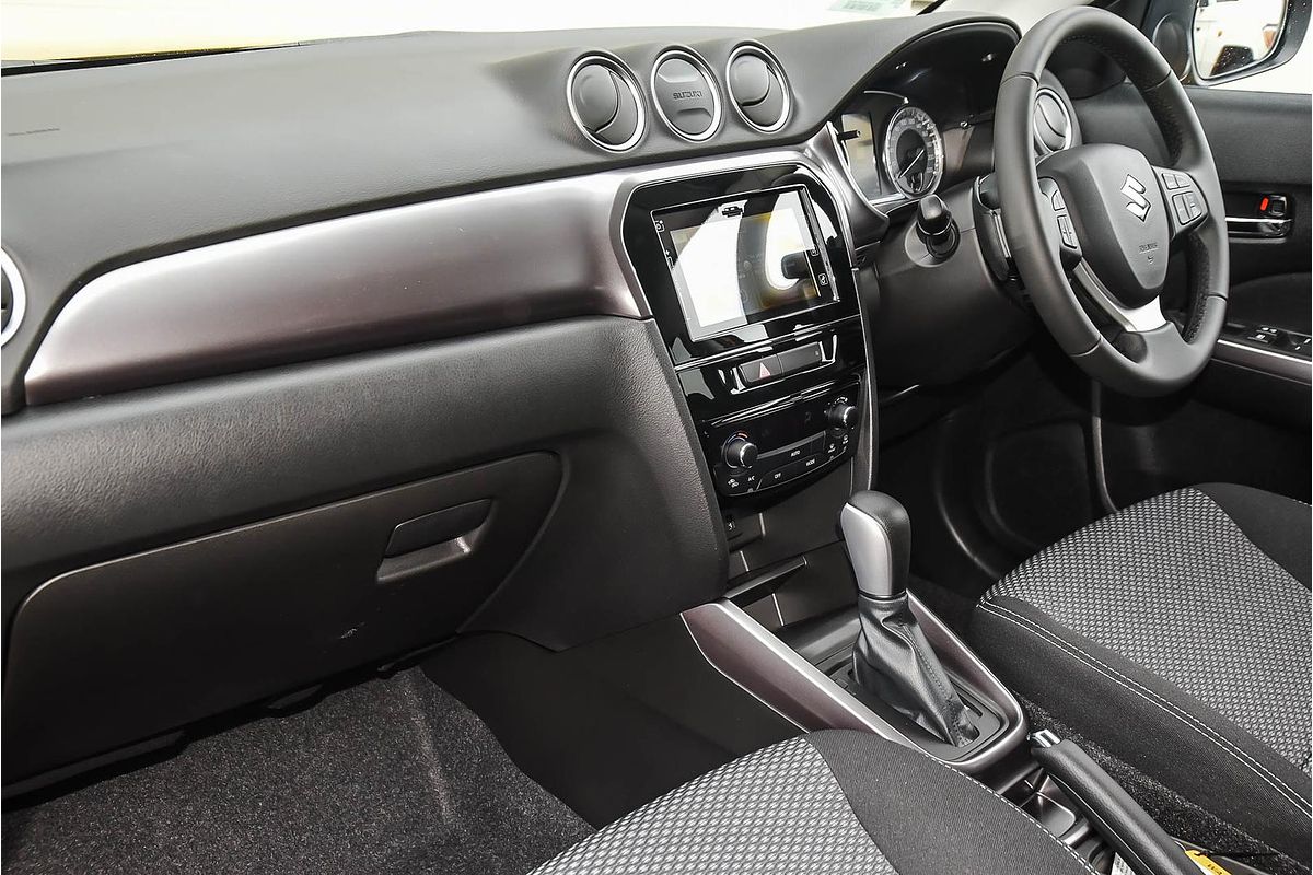 2024 Suzuki Vitara Shadow LY Series II