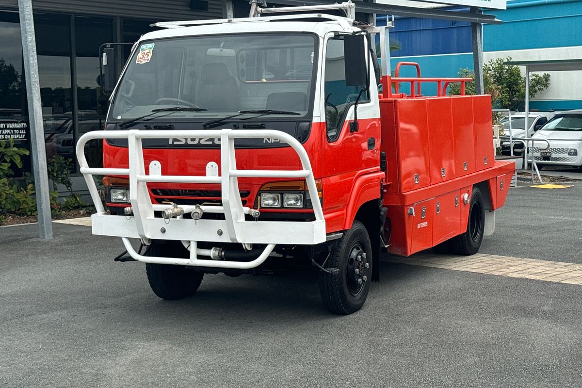 1997 Isuzu NPS 4X4 300