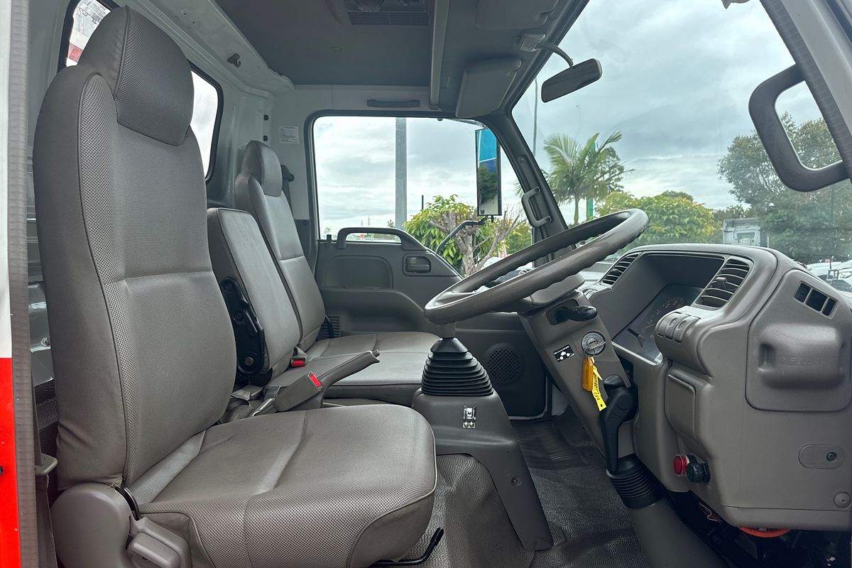 1997 Isuzu NPS 4X4 300
