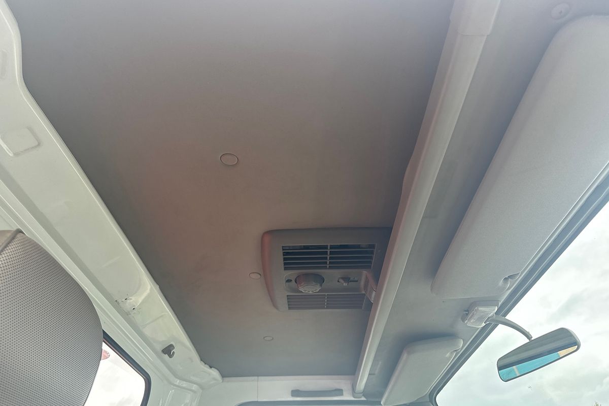 1997 Isuzu NPS 4X4 300