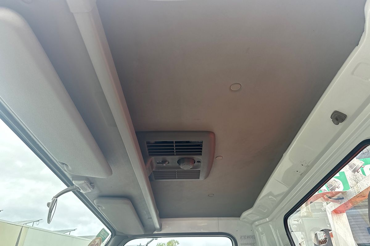 1997 Isuzu NPS 4X4 300