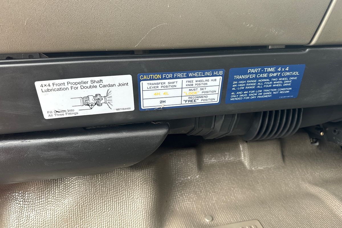 1997 Isuzu NPS 4X4 300