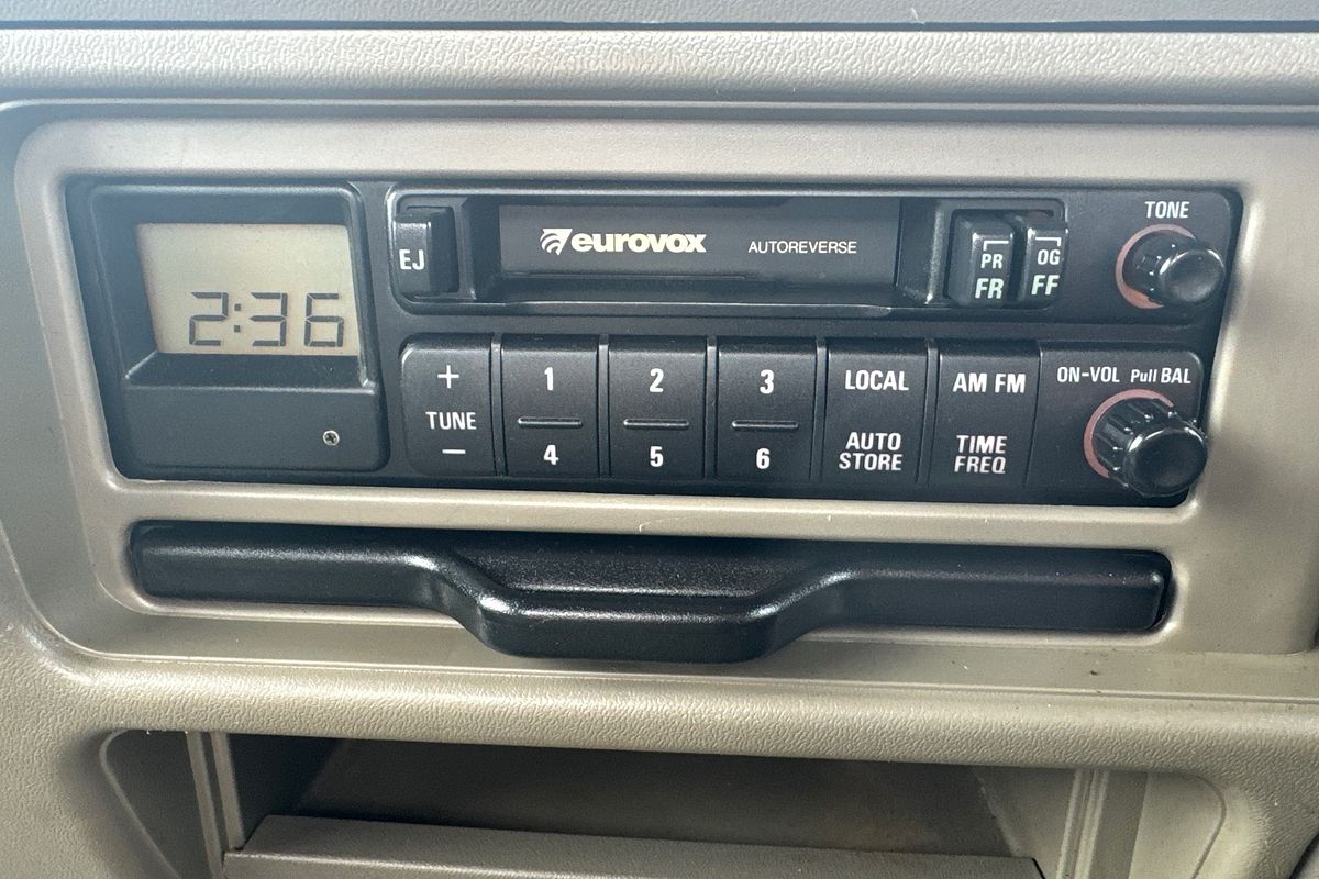 1997 Isuzu NPS 4X4 300