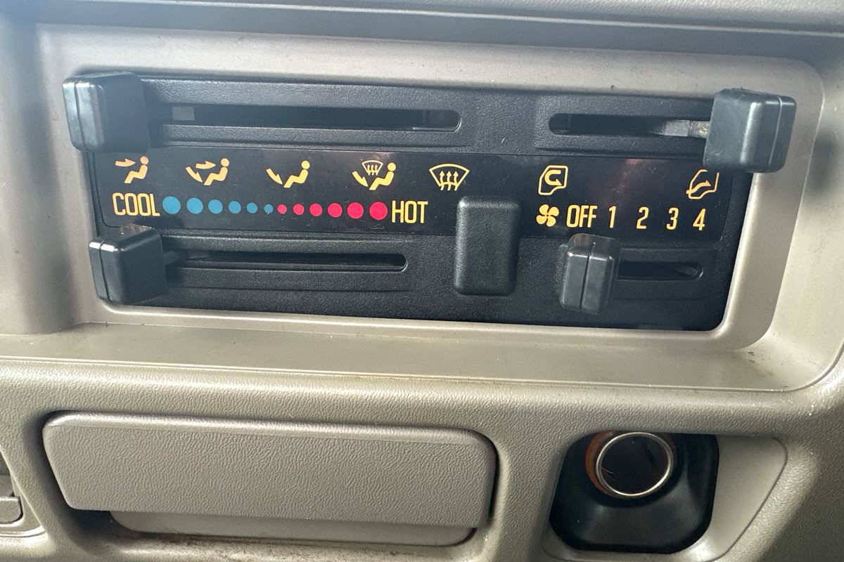 1997 Isuzu NPS 4X4 300