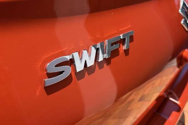 2024 Suzuki Swift Hybrid Plus UZ