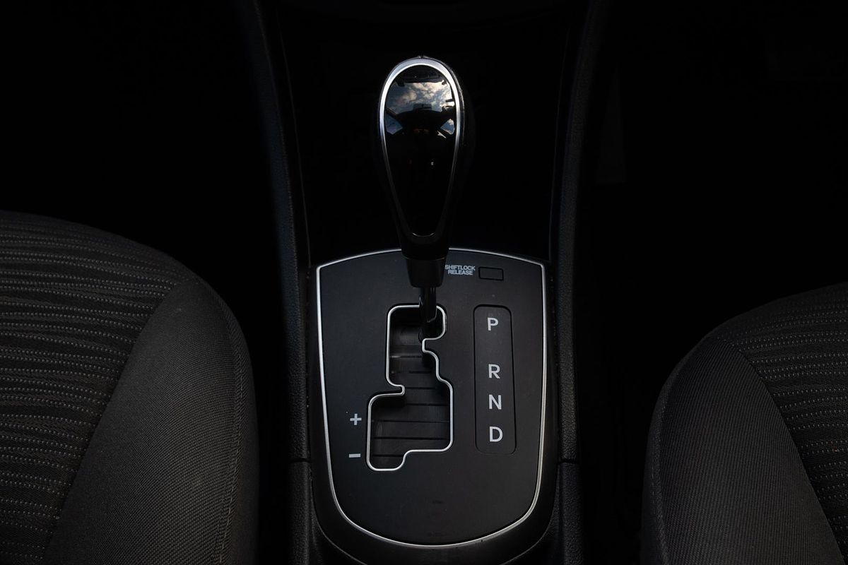 2018 Hyundai Accent Sport RB6