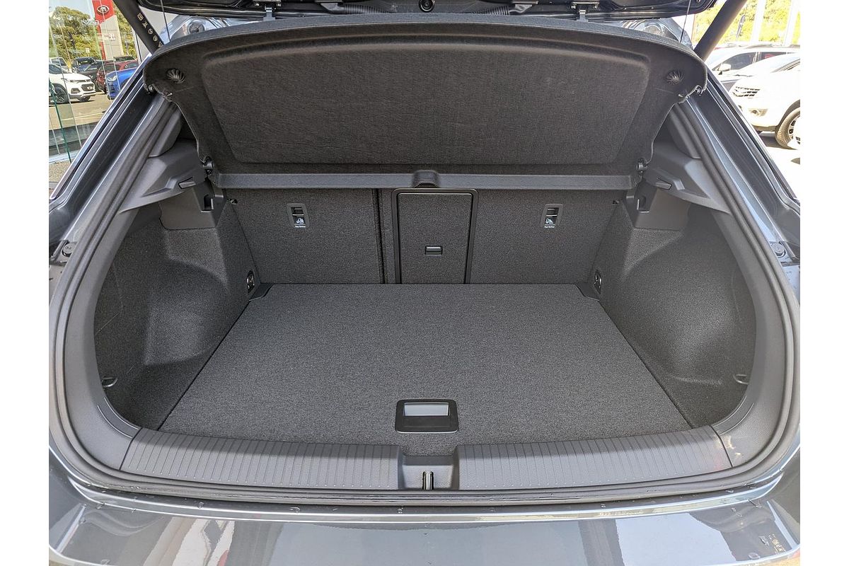 2024 Volkswagen T-Roc 140TSI R-Line D11