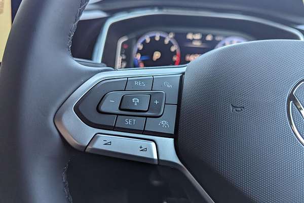 2024 Volkswagen T-Roc 140TSI R-Line D11