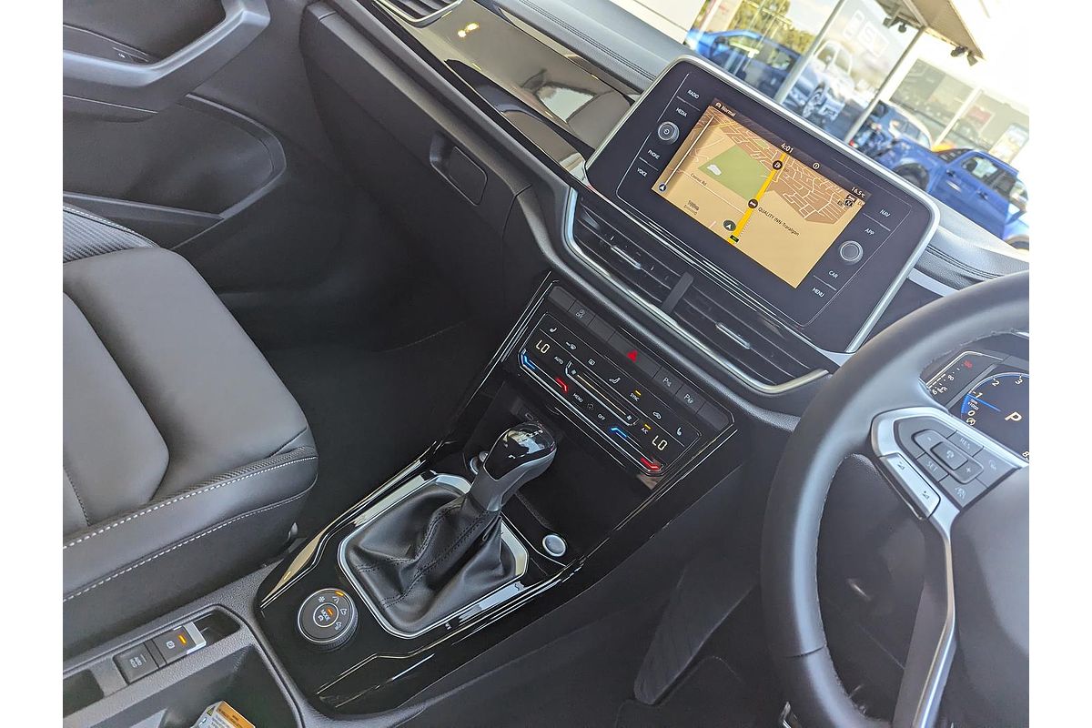 2024 Volkswagen T-Roc 140TSI R-Line D11