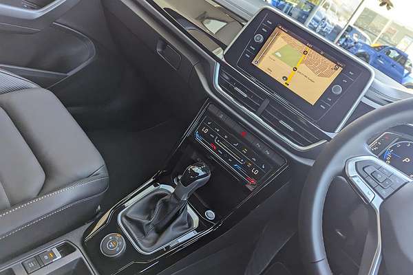 2024 Volkswagen T-Roc 140TSI R-Line D11