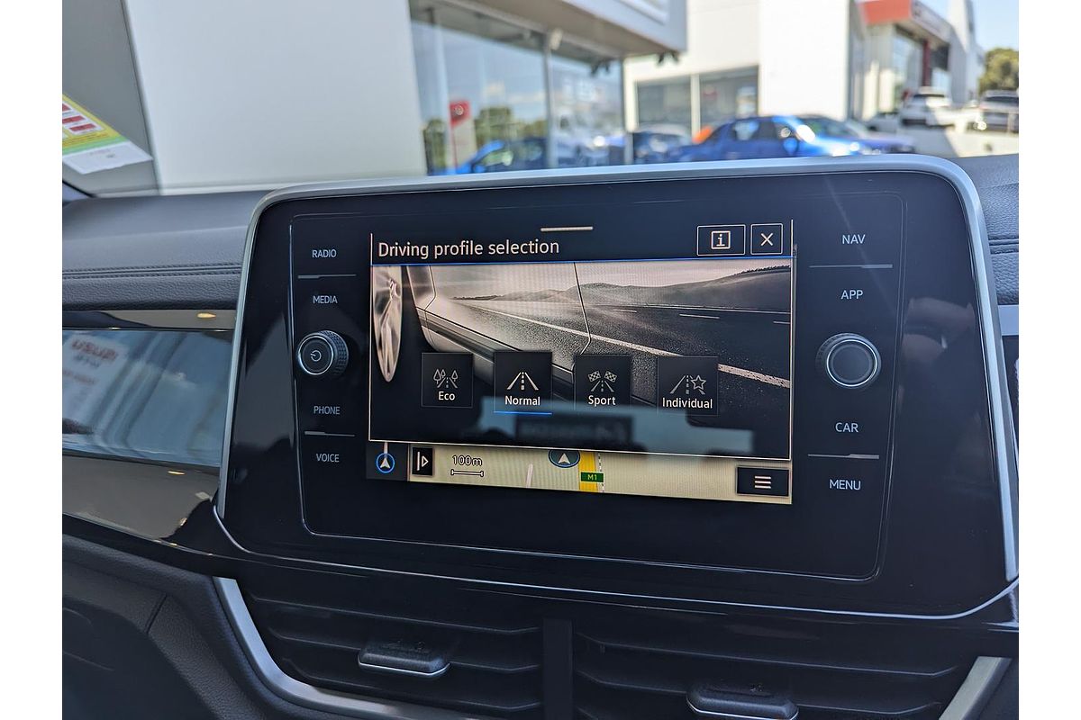2024 Volkswagen T-Roc 140TSI R-Line D11