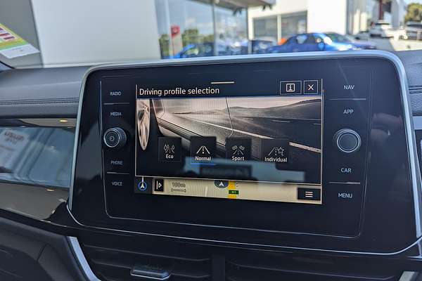 2024 Volkswagen T-Roc 140TSI R-Line D11