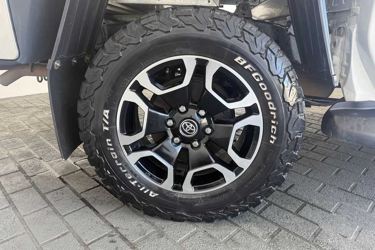2020 Toyota Hilux SR5 GUN126R 4X4