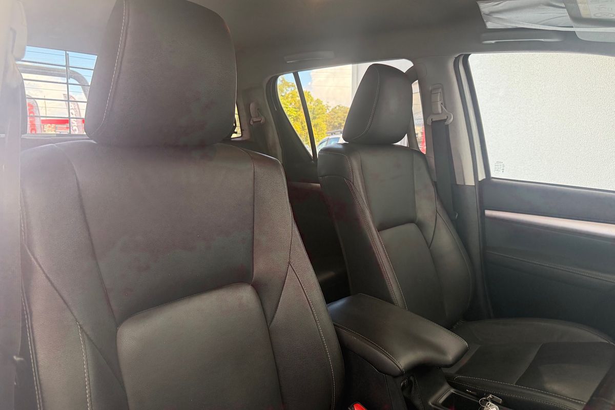 2020 Toyota Hilux SR5 GUN126R 4X4
