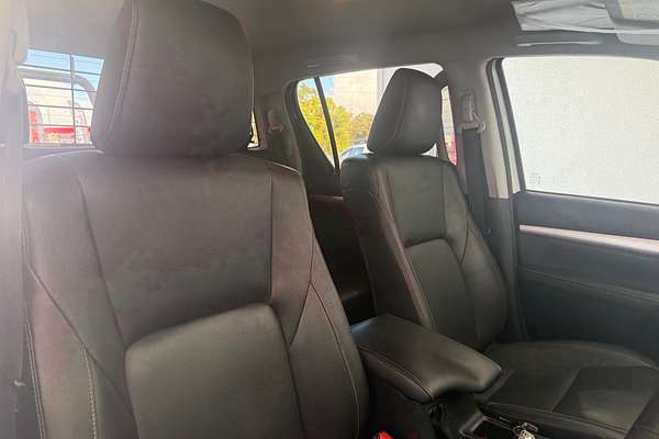 2020 Toyota Hilux SR5 GUN126R 4X4