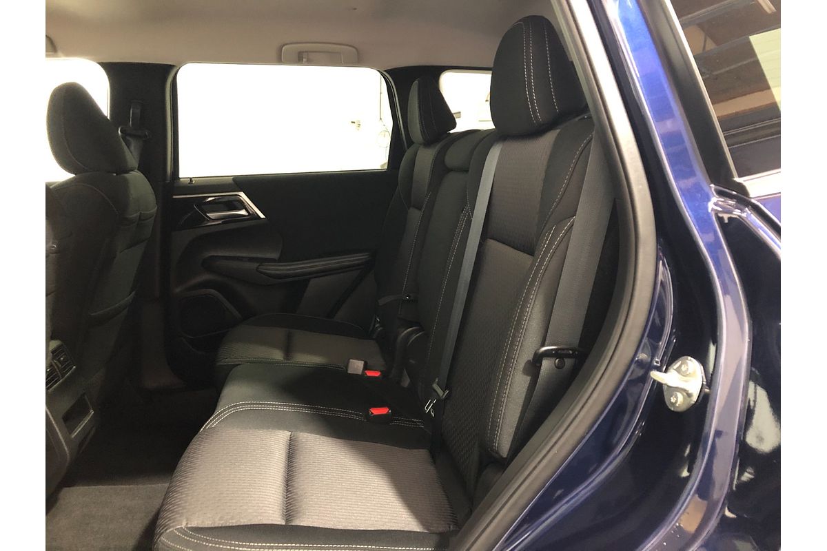 2023 Mitsubishi Outlander LS ZM