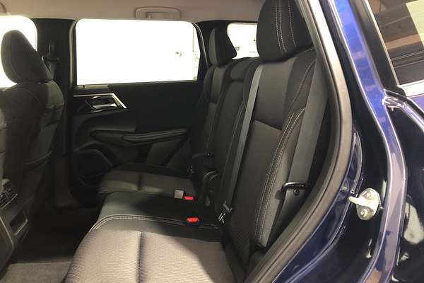 2023 Mitsubishi Outlander LS ZM