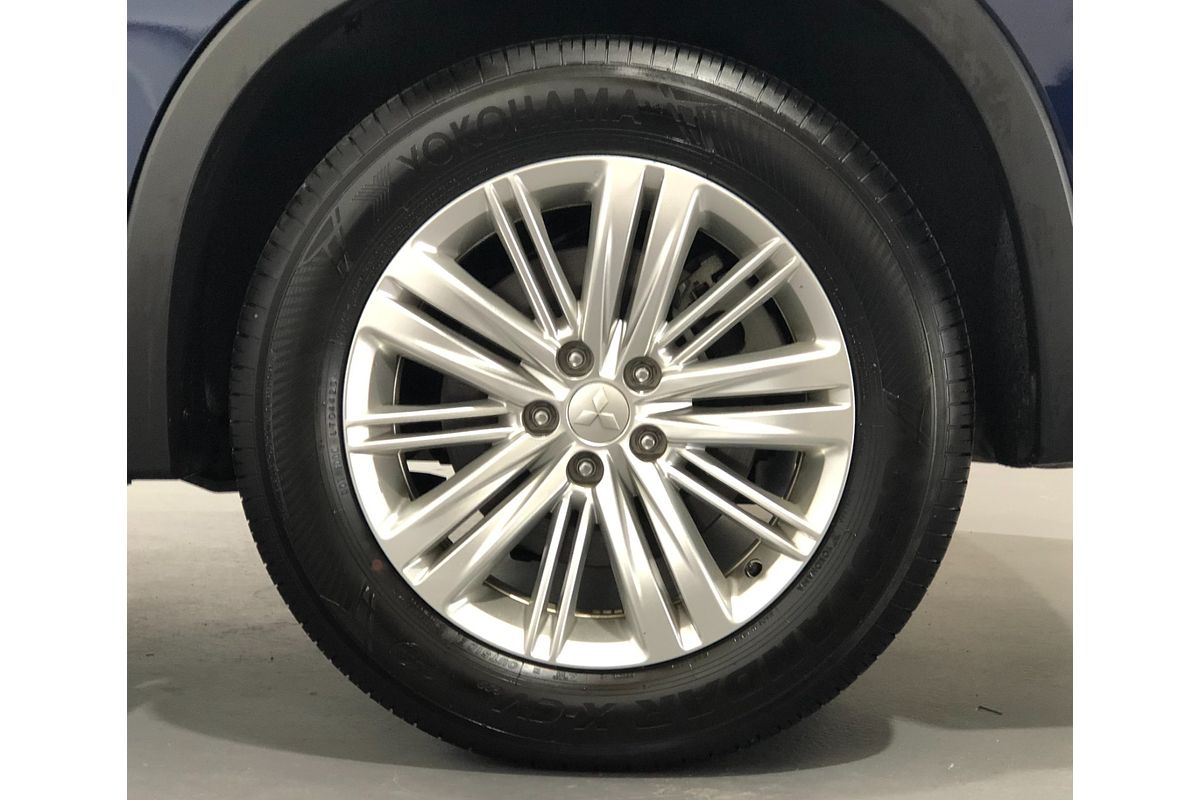 2023 Mitsubishi Outlander LS ZM