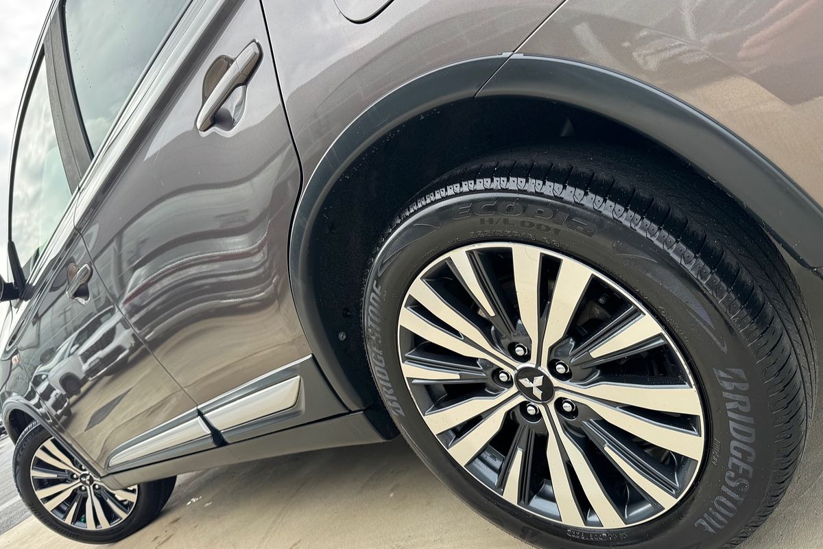 2019 Mitsubishi Outlander ES ADAS ZL