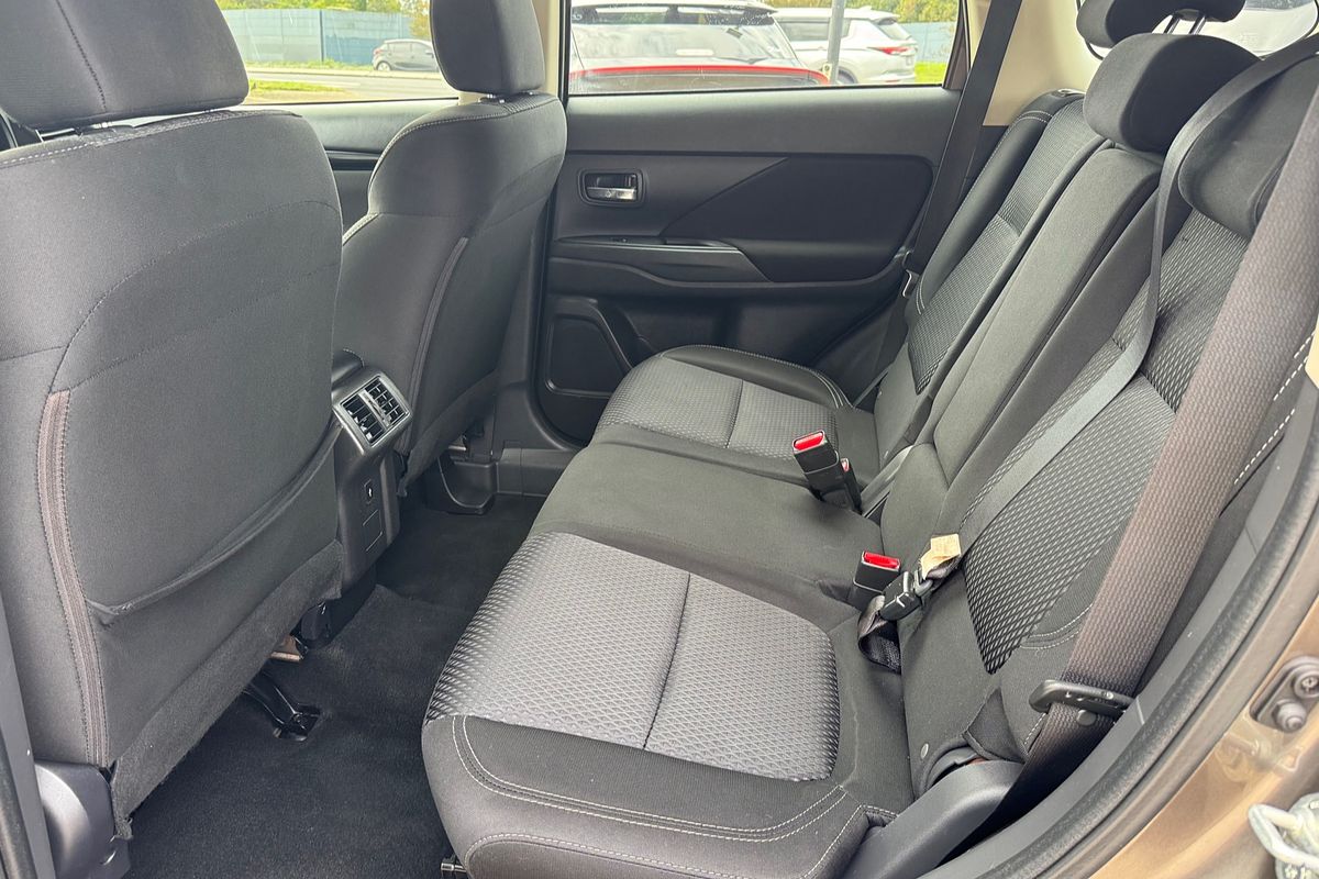 2019 Mitsubishi Outlander ES ADAS ZL