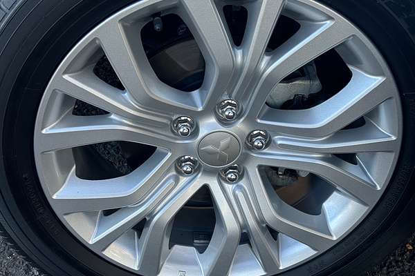 2020 Mitsubishi Outlander ES ZL