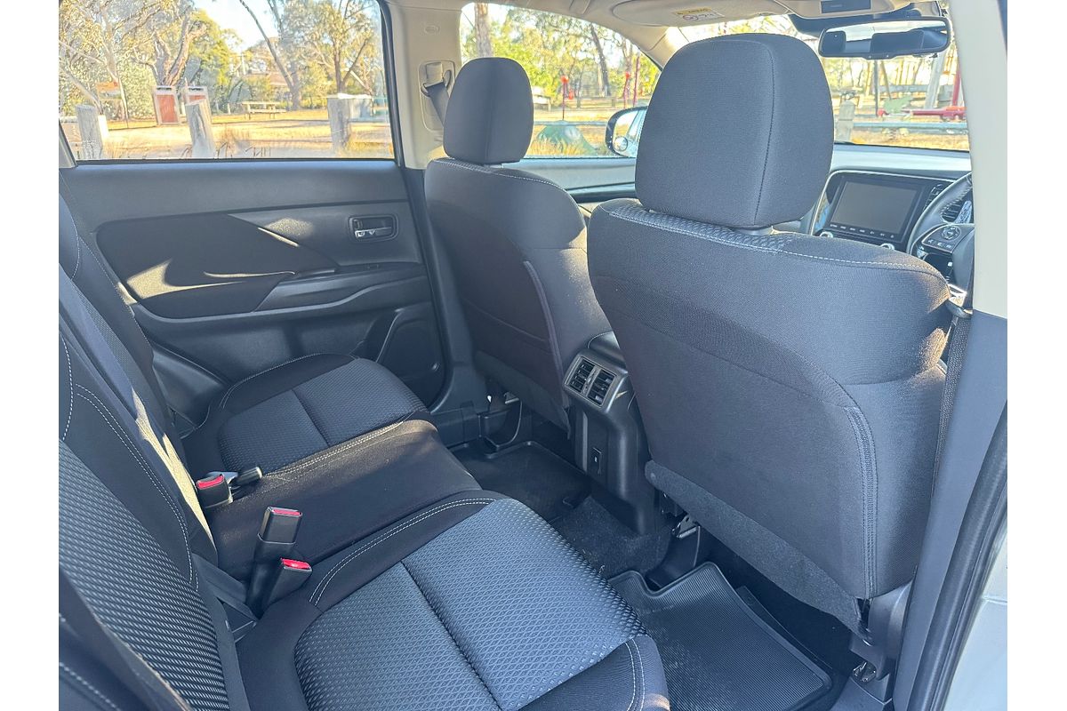 2020 Mitsubishi Outlander ES ZL