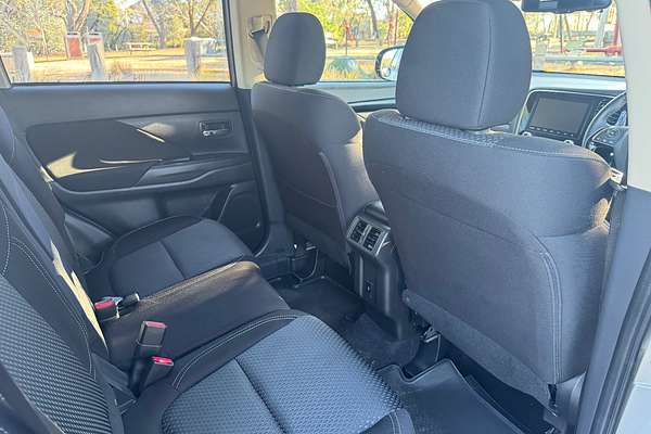 2020 Mitsubishi Outlander ES ZL
