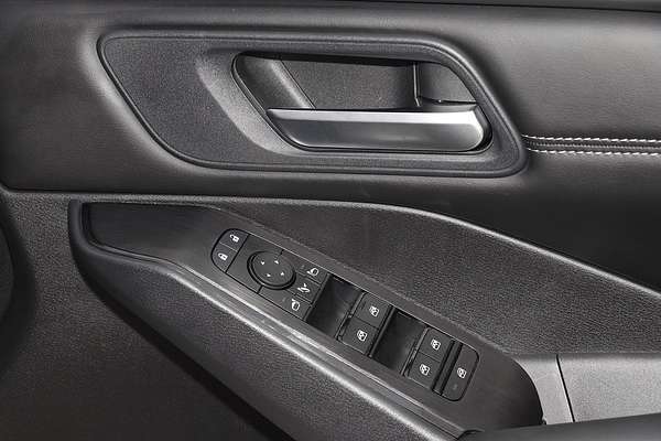 2024 Nissan QASHQAI ST+ J12