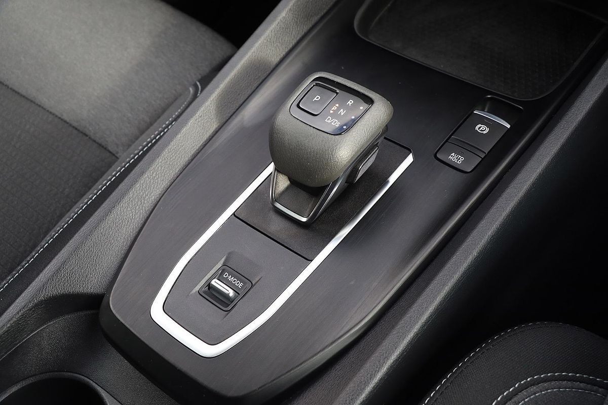 2024 Nissan QASHQAI ST+ J12