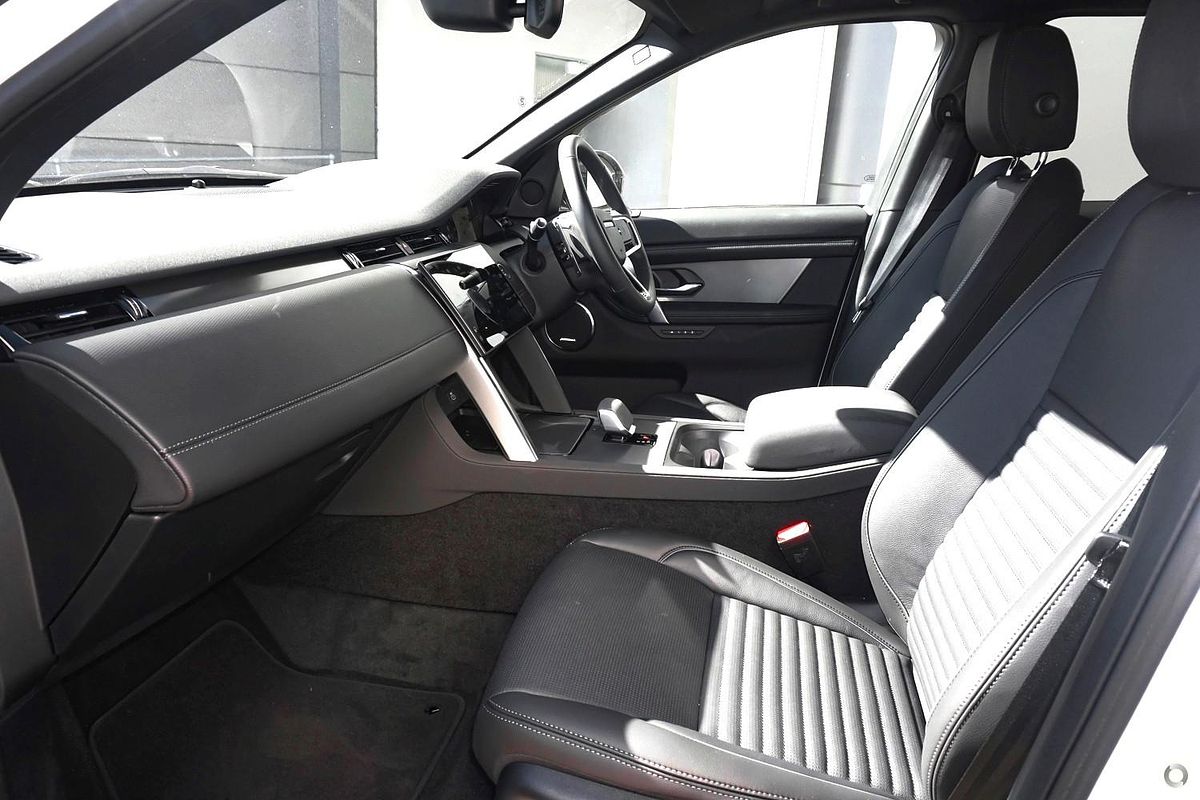 2025 Land Rover Discovery Sport P250 Dynamic SE L550