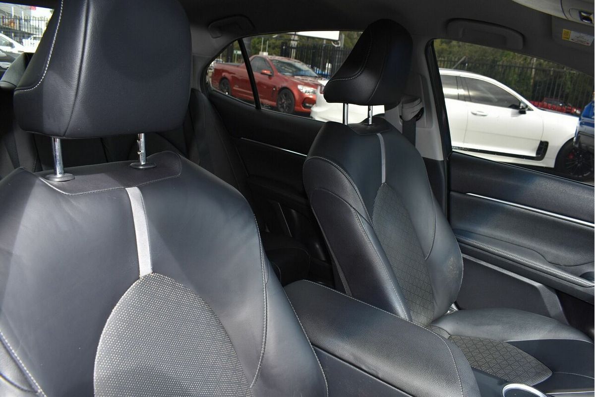 2020 Toyota Camry SX GSV70R