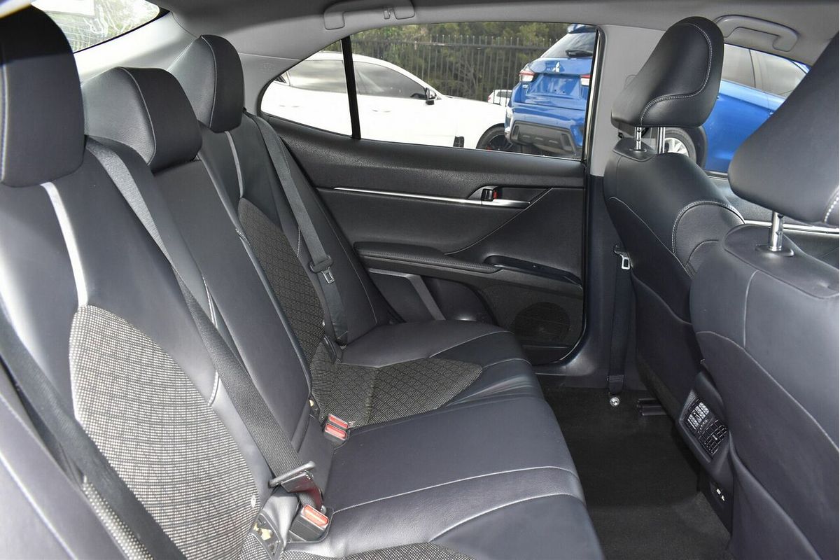 2020 Toyota Camry SX GSV70R