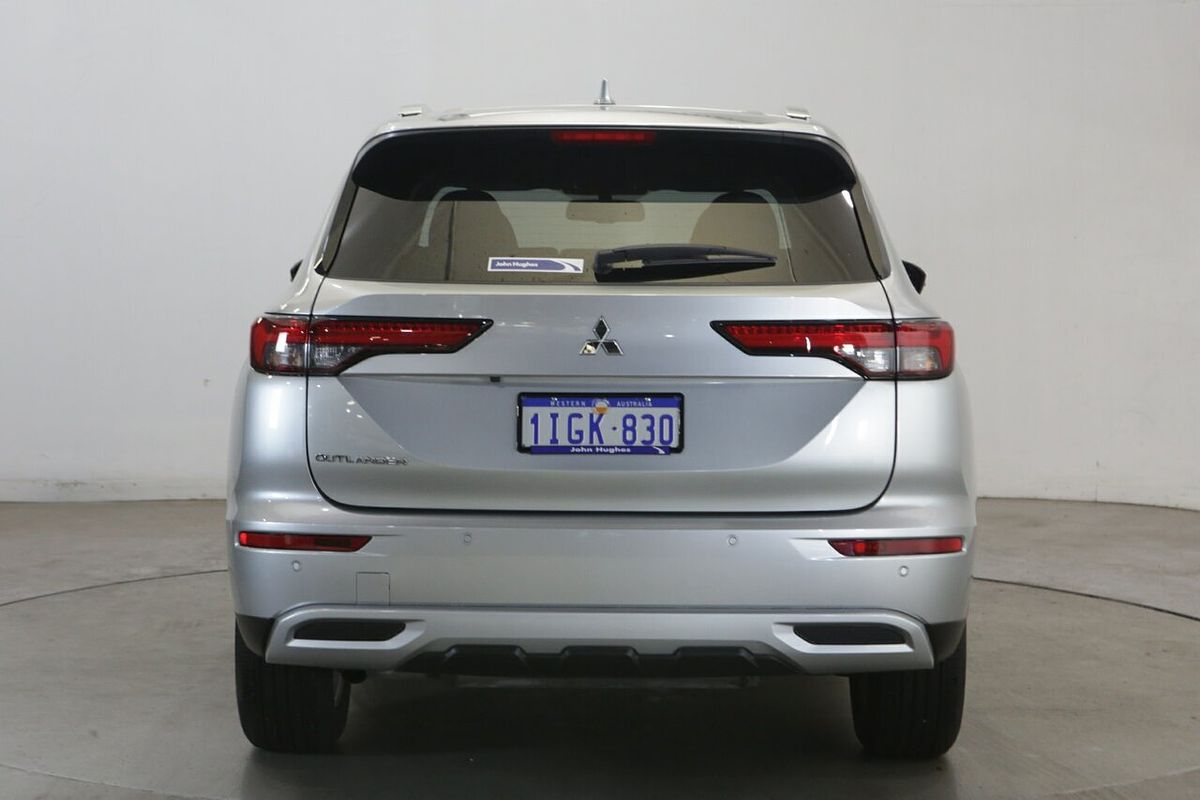 2024 Mitsubishi Outlander LS ZM