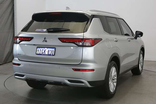 2024 Mitsubishi Outlander LS ZM