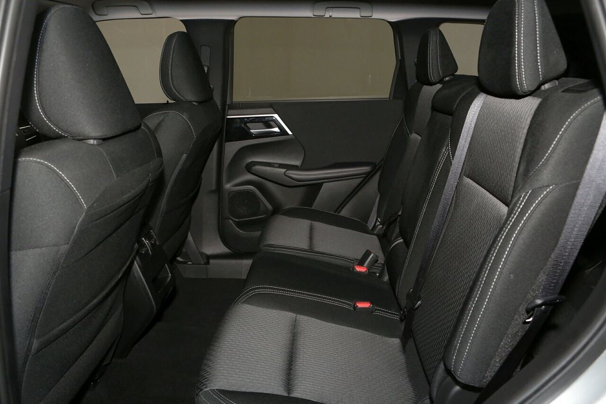 2024 Mitsubishi Outlander LS ZM