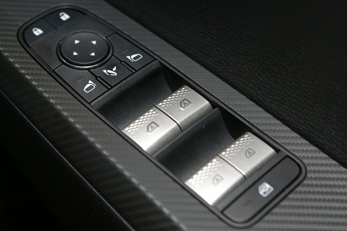 2024 Mitsubishi Outlander LS ZM