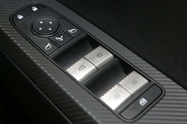 2024 Mitsubishi Outlander LS ZM