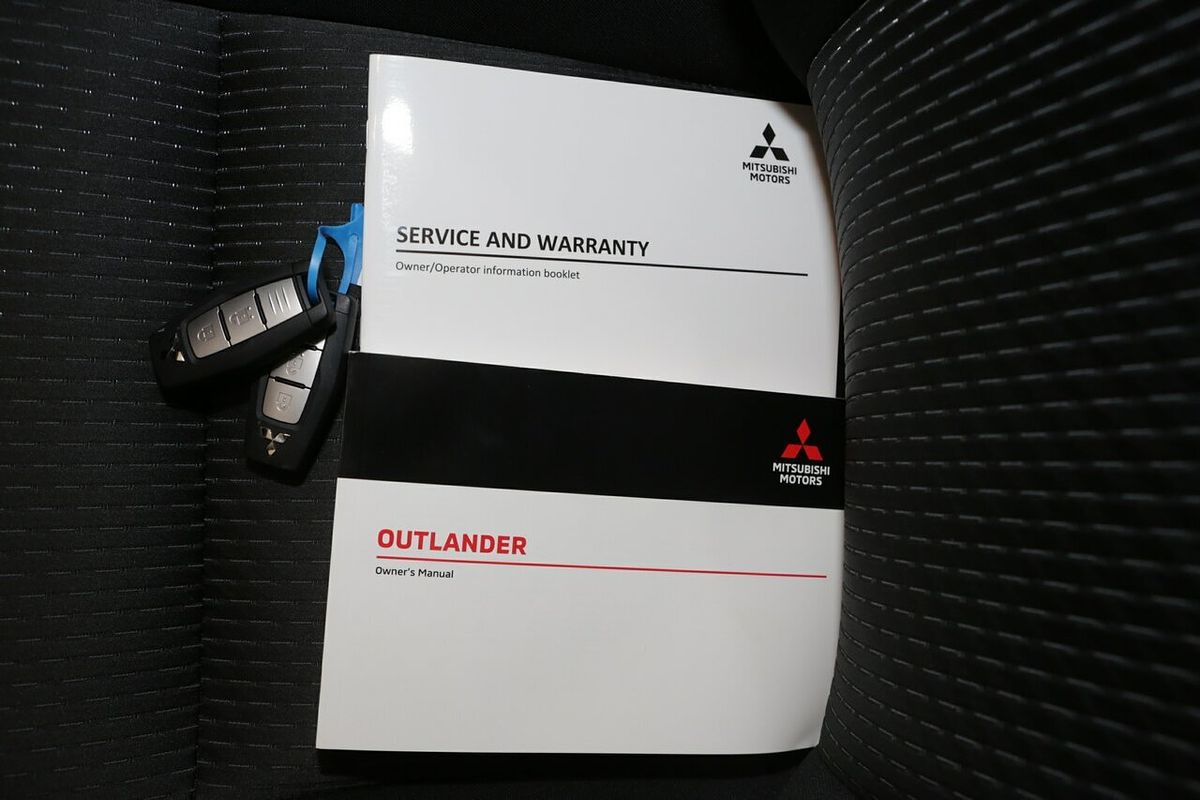 2024 Mitsubishi Outlander LS ZM