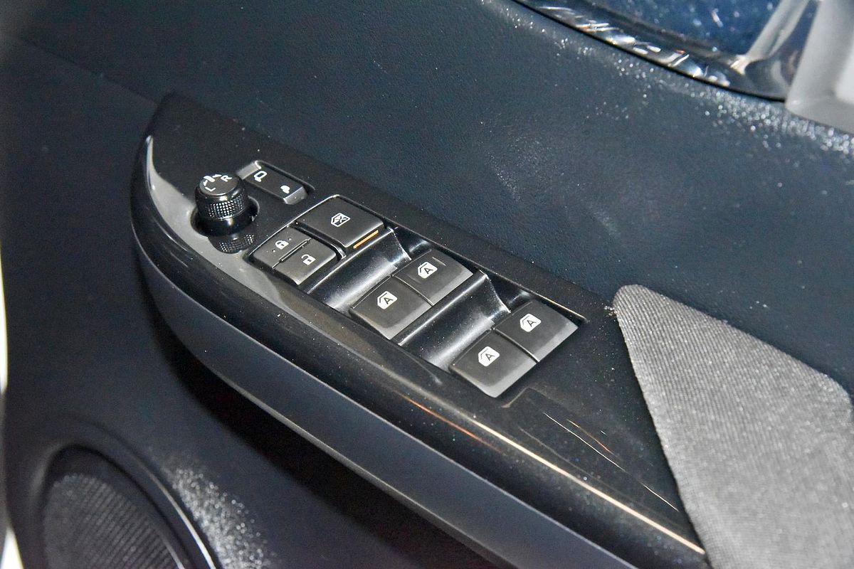 2018 Toyota Hilux SR5 GUN126R 4X4