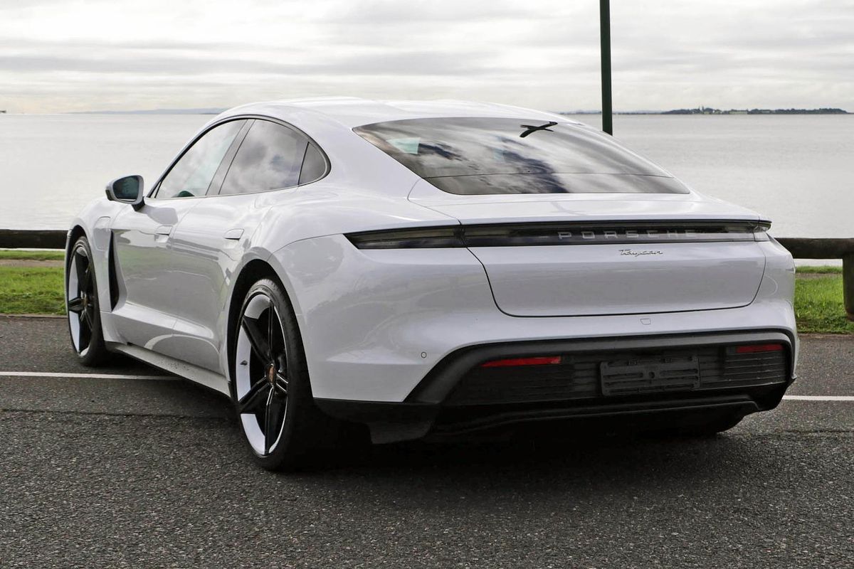 2021 Porsche Taycan Y1A