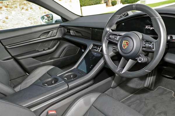 2021 Porsche Taycan Y1A