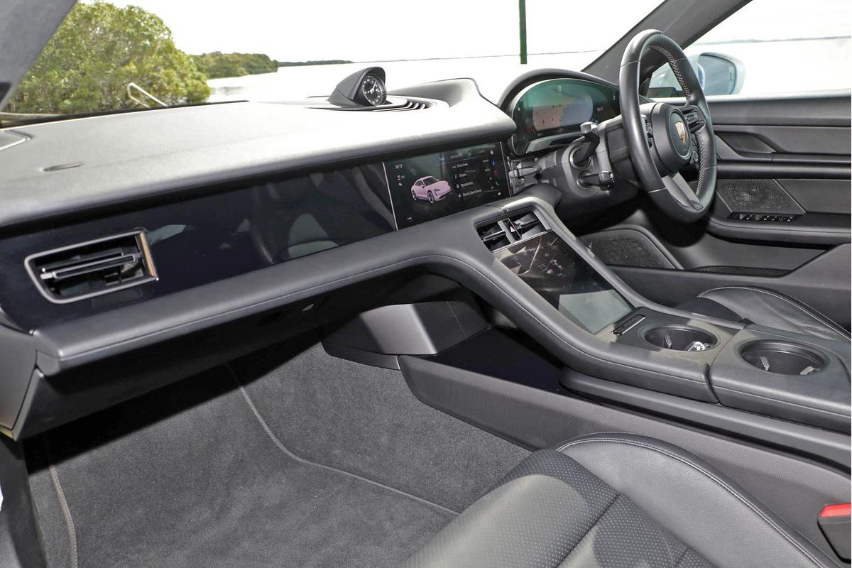 2021 Porsche Taycan Y1A