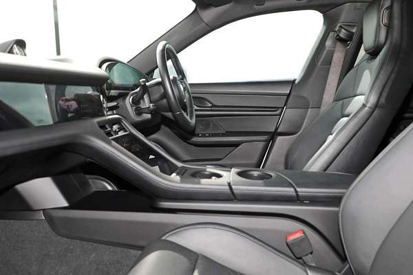 2021 Porsche Taycan Y1A