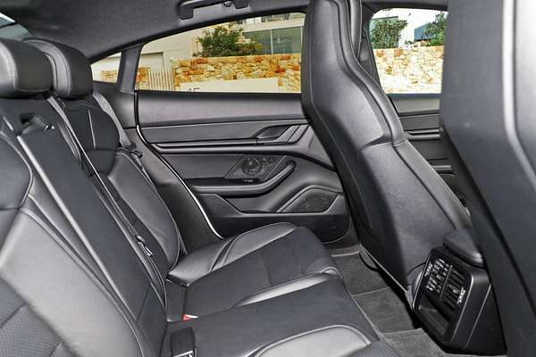 2021 Porsche Taycan Y1A