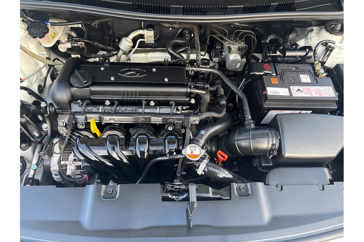 2012 Hyundai Accent Active RB